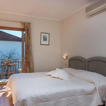 Πανσιόν Bakica 4*